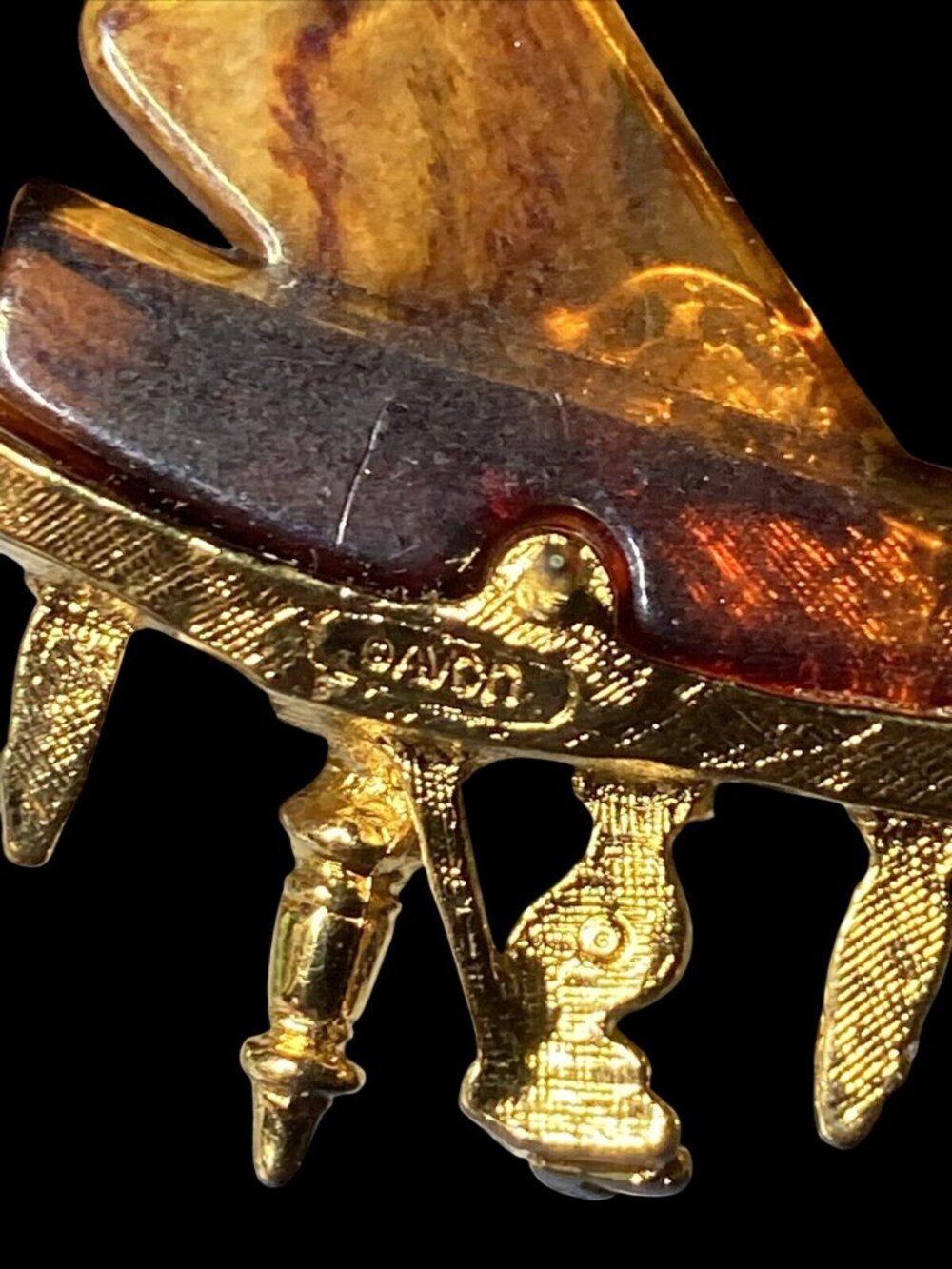 Vintage Avon Grand Piano Lapel Pin Brown Lucite Gold Tone Setting 1996 - Picture 7 of 8